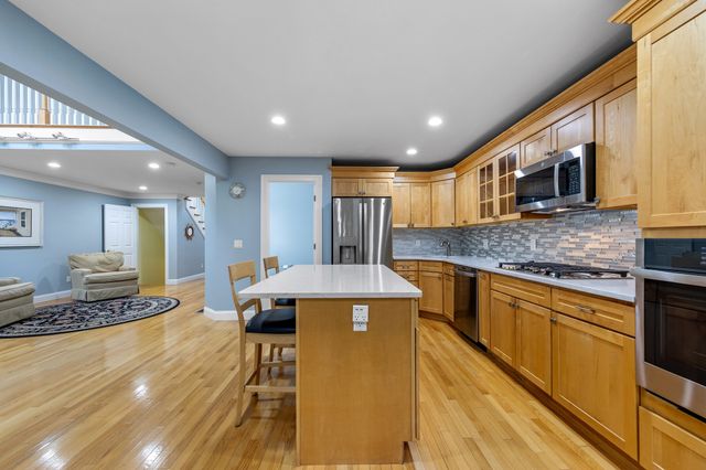 78 Gold Leaf, Mashpee, MA 02649