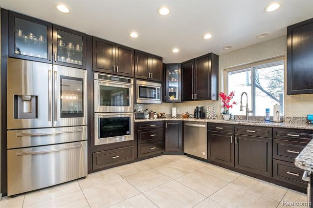 41924 Alden Drive, Clinton Township, MI 48038