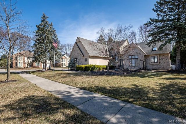 41924 Alden Drive, Clinton Township, MI 48038