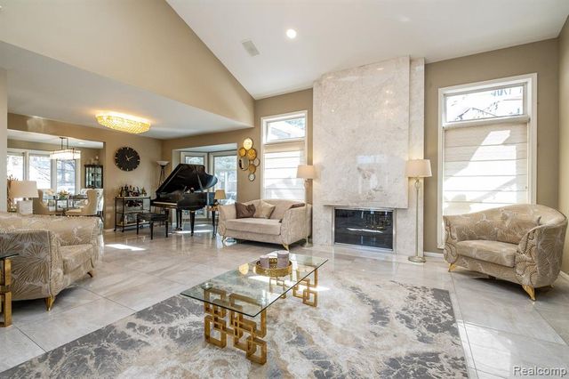 41924 Alden Drive, Clinton Township, MI 48038