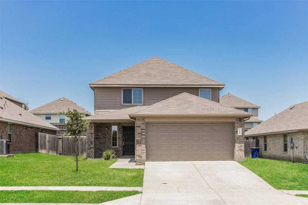 1604 Swallow Drive, Ennis, TX 75119