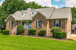 127 Lori Lee Dr, Gallatin, TN 37066