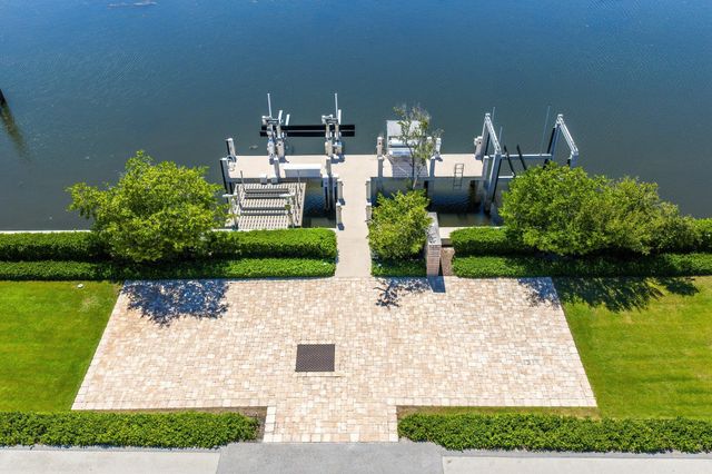 1260 S Ocean Boulevard, Manalapan, FL 33462