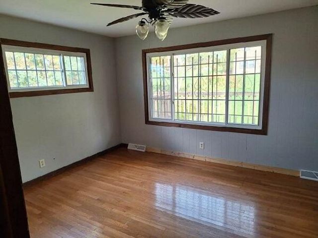 729 S Washington AVENUE, Viroqua, WI 54665