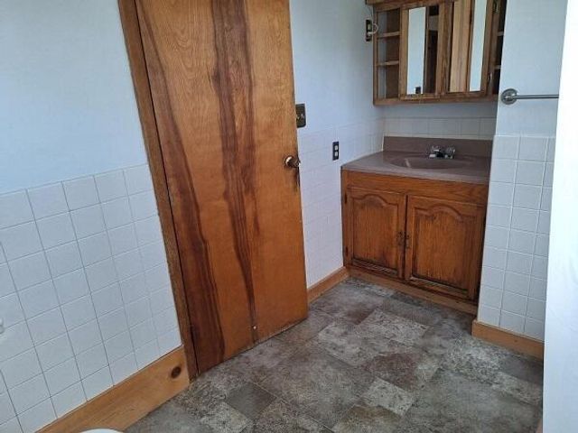 729 S Washington AVENUE, Viroqua, WI 54665