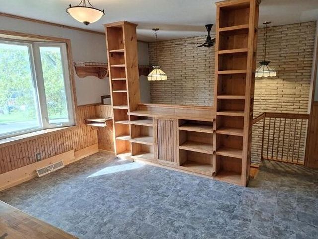 729 S Washington AVENUE, Viroqua, WI 54665