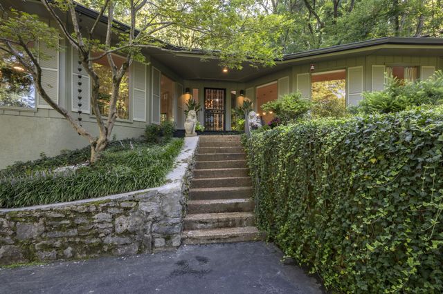 5856 Beauregard Dr, Nashville, TN 37215