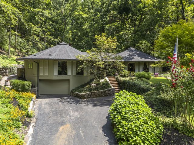5856 Beauregard Dr, Nashville, TN 37215