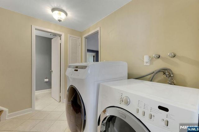 787 Winding Way, River Vale, NJ 07675