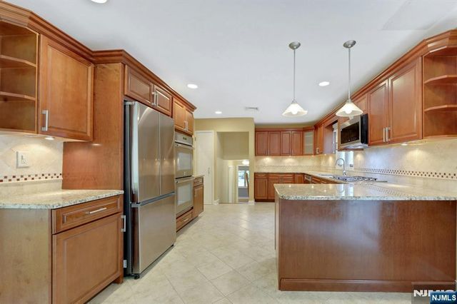 787 Winding Way, River Vale, NJ 07675