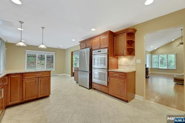 787 Winding Way, River Vale, NJ 07675