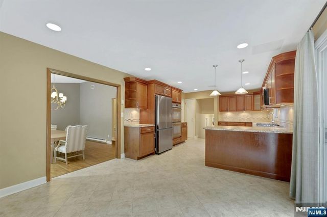 787 Winding Way, River Vale, NJ 07675