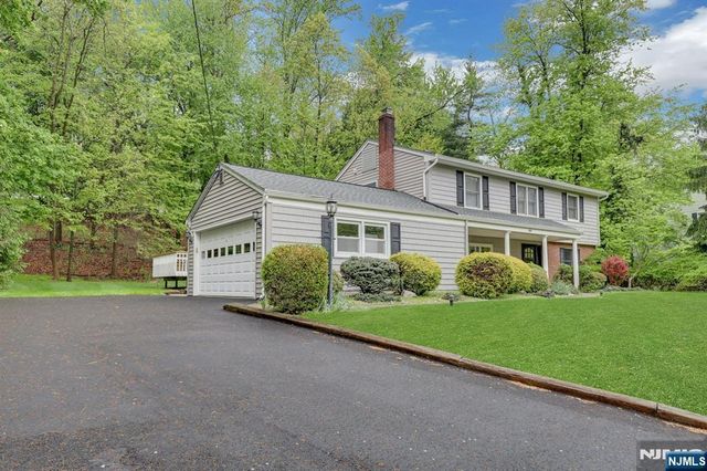 787 Winding Way, River Vale, NJ 07675