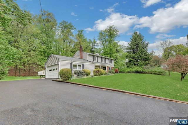 787 Winding Way, River Vale, NJ 07675