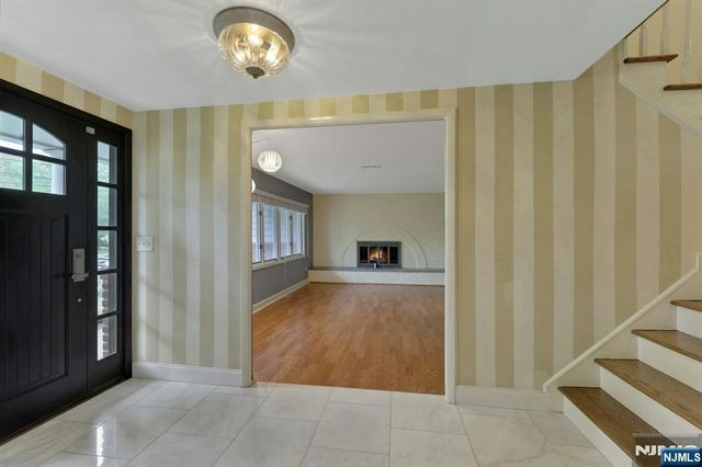 787 Winding Way, River Vale, NJ 07675