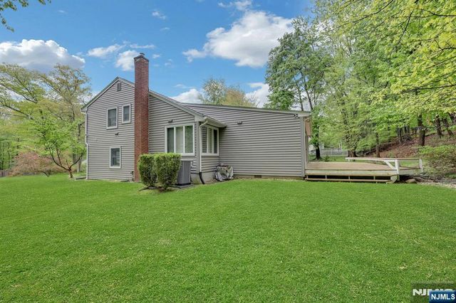 787 Winding Way, River Vale, NJ 07675