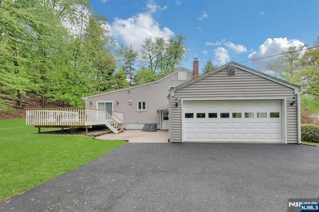 787 Winding Way, River Vale, NJ 07675