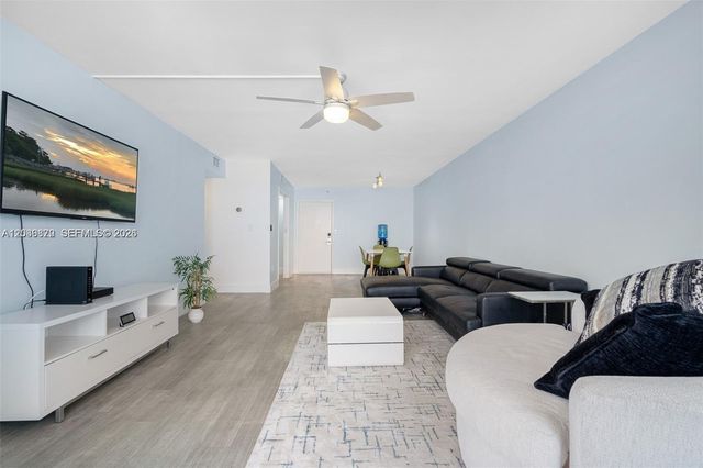 2780 NE 183rd St 2009, Aventura, FL 33160