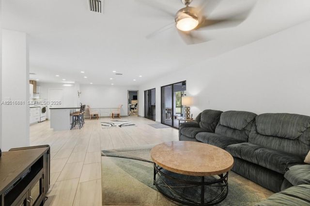 6455 Hitchin Post Way, Delray Beach, FL 33484