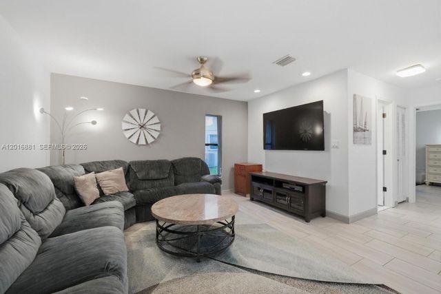 6455 Hitchin Post Way, Delray Beach, FL 33484