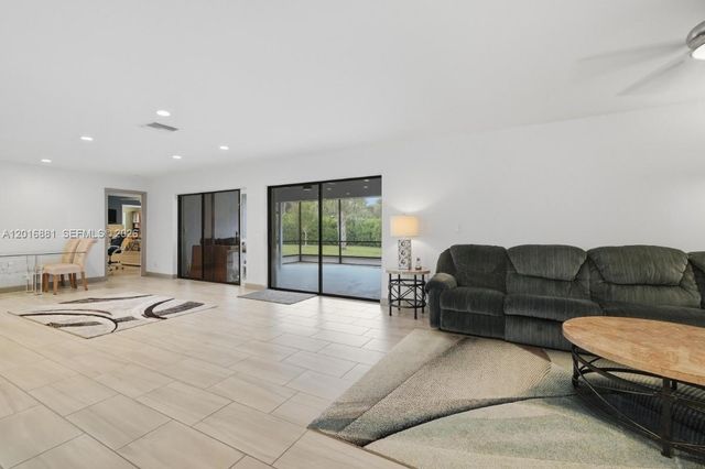 6455 Hitchin Post Way, Delray Beach, FL 33484