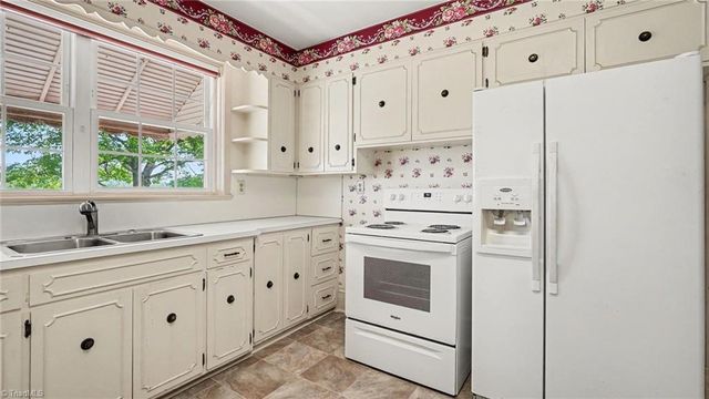 1940 Gold Hill Road, Asheboro, NC 27205