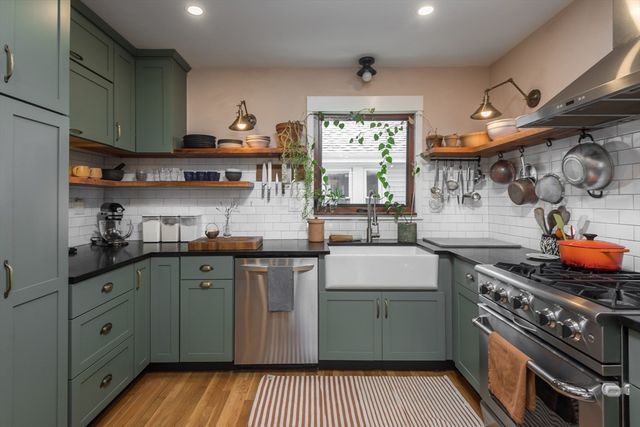 11 Eugenia Rd, Boston, MA 02131