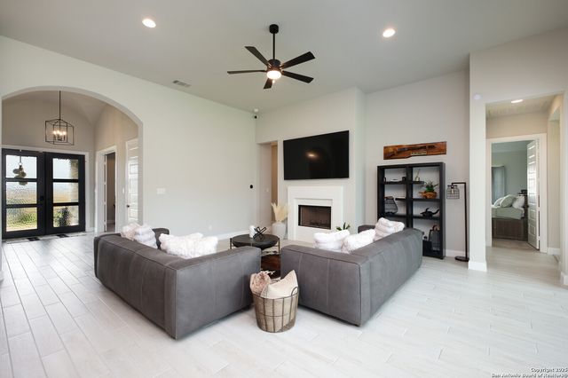 431 Falcon Cove, San Antonio, TX 78253