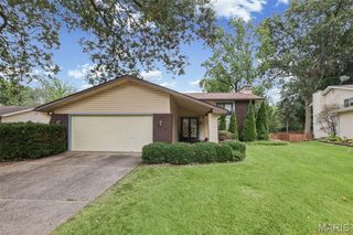26 S Meadow Lane, Glen Carbon, IL 62034