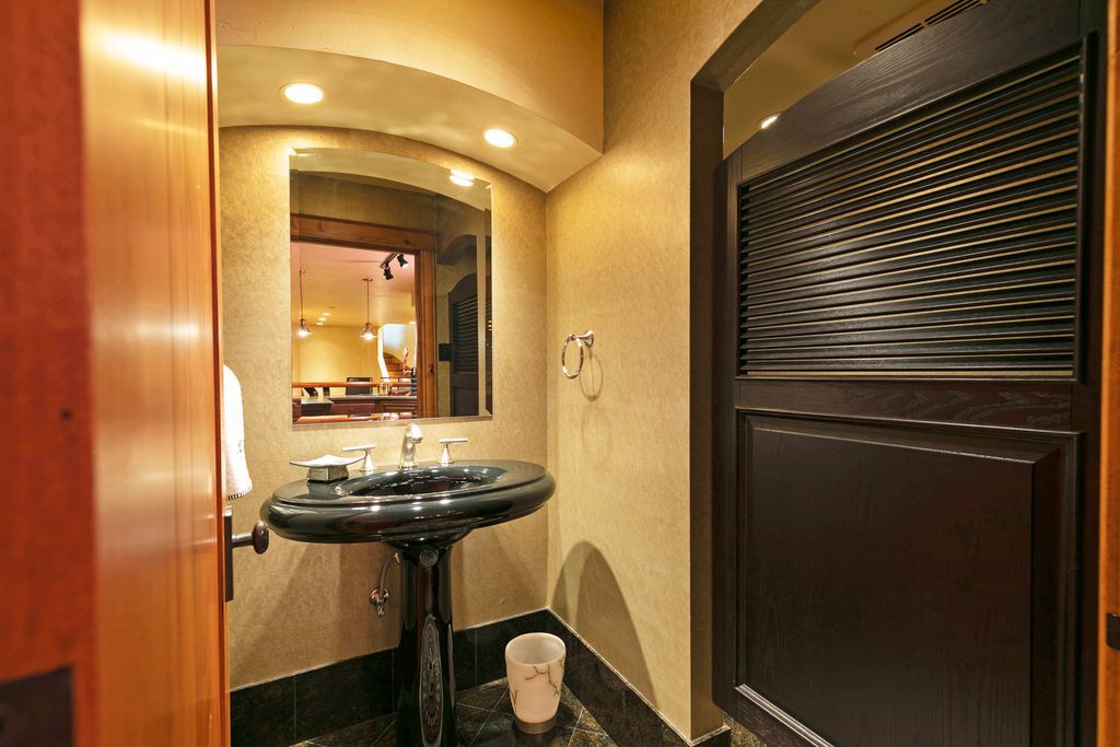 Address unavailable. photo 50