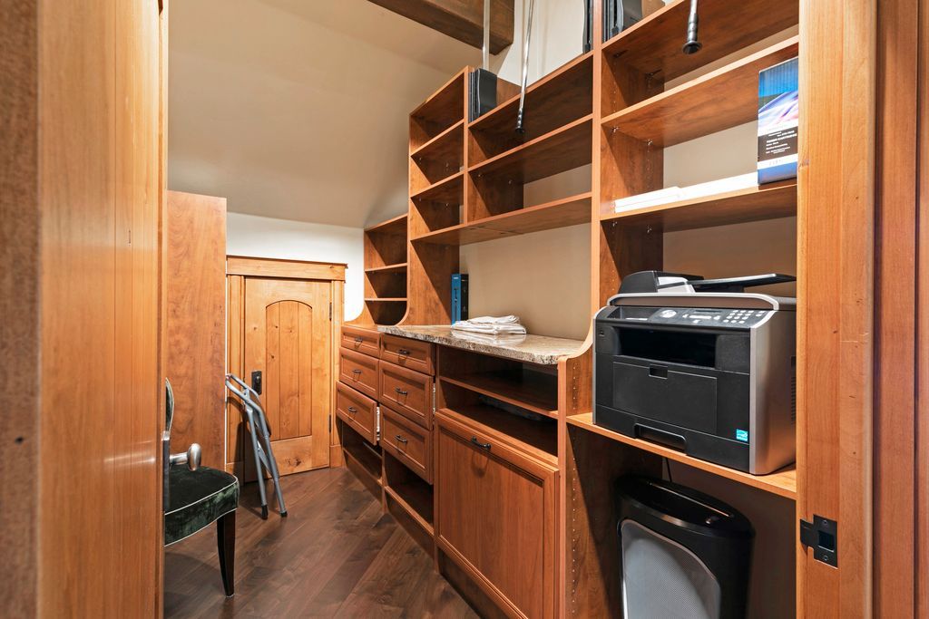 Address unavailable. photo 54