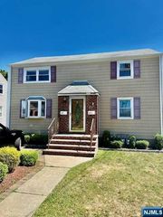3 Macarthur Avenue, Hasbrouck Heights, NJ 07604