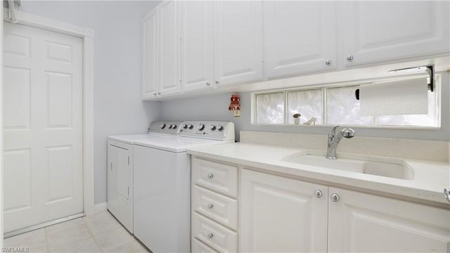 4661 Rio Poco CT, Naples, FL 34109