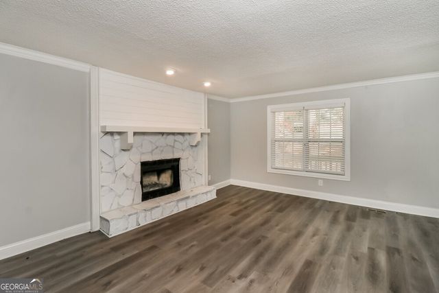 565 Bells Ferry Place, Acworth, GA 30102