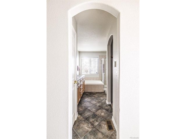 2454 S Scranton Way, Aurora, CO 80014