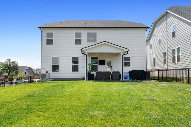 1003 Lionheart Dr, Hermitage, TN 37076