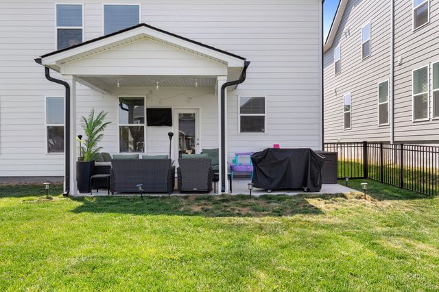 1003 Lionheart Dr, Hermitage, TN 37076
