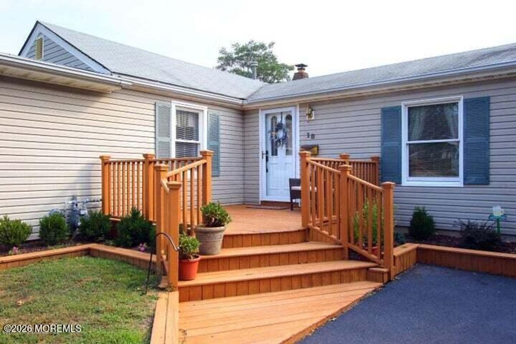 18 Mills Avenue, Port Monmouth, NJ 07758