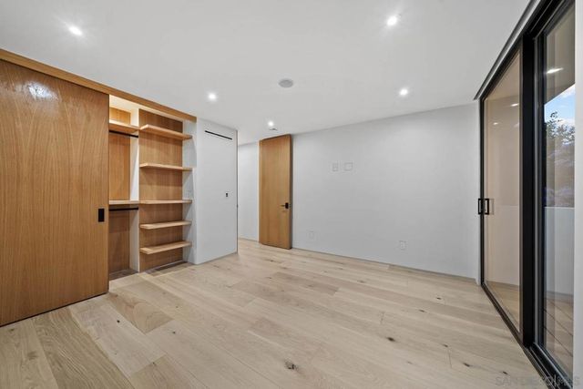 7376 Fay Ave, La Jolla, CA 92037