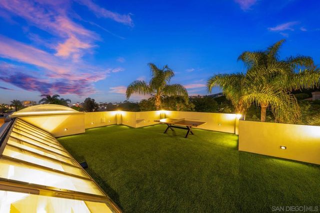 7376 Fay Ave, La Jolla, CA 92037