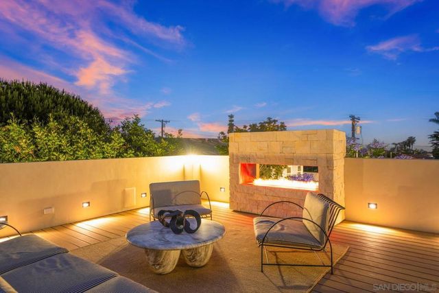 7376 Fay Ave, La Jolla, CA 92037
