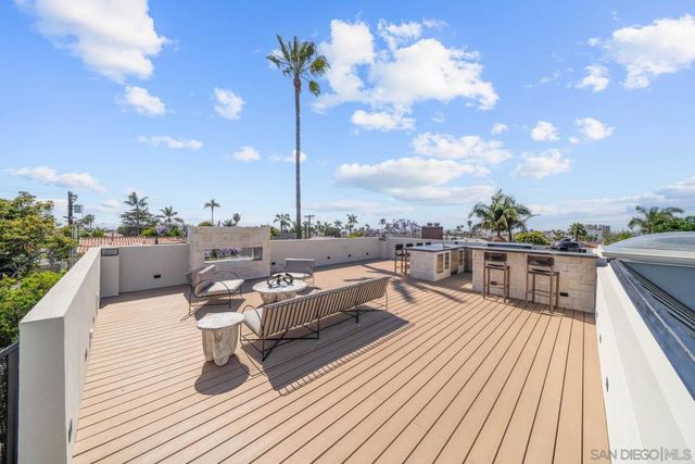 7376 Fay Ave, La Jolla, CA 92037