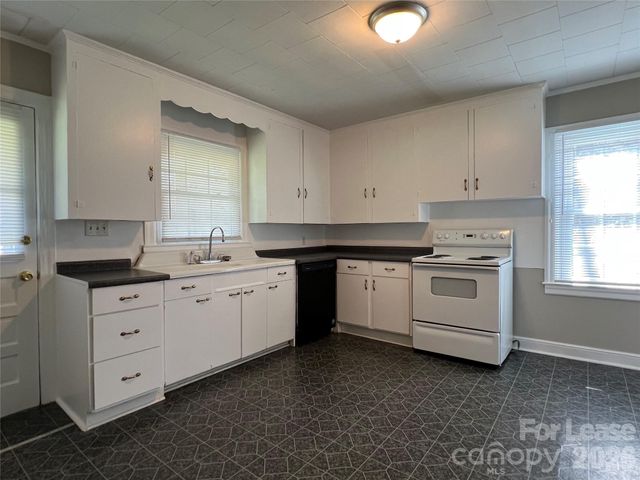 111 Hilltop Street, Mount Holly, NC 28120