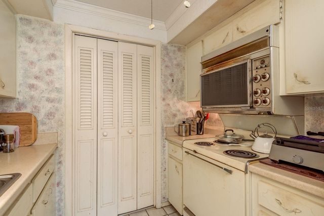 2630 PEARCE DRIVE 102, Clearwater, FL 33764