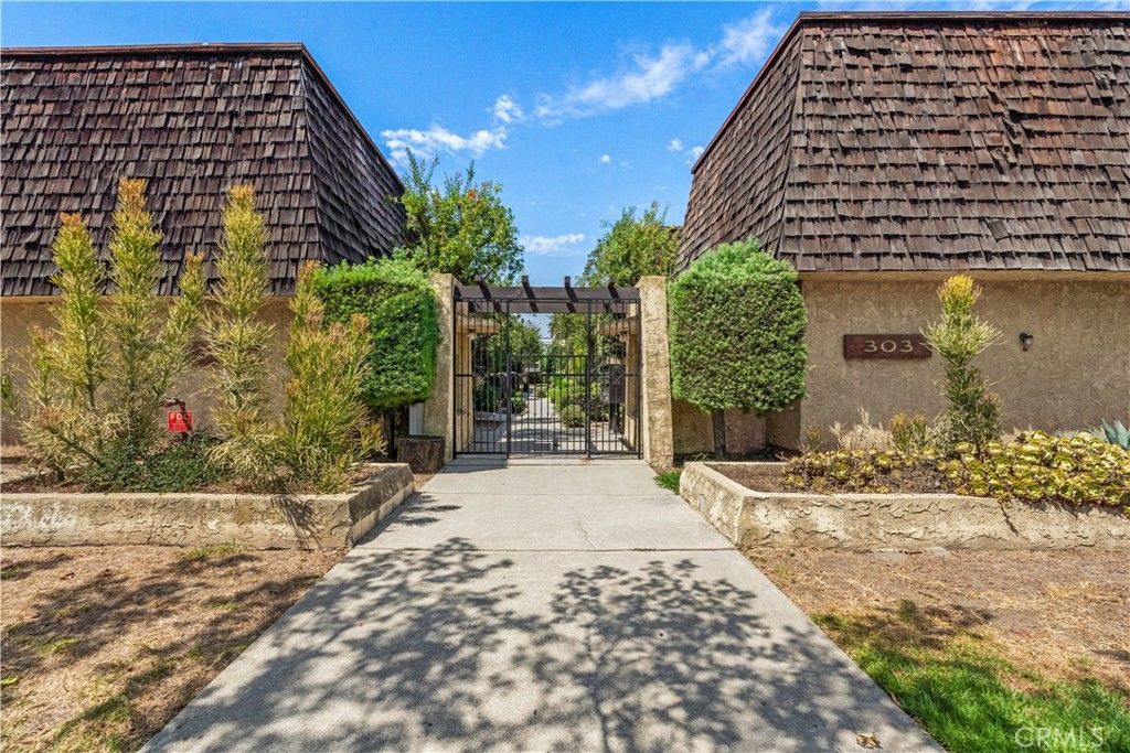 Image 1 of property listing at 303 W Linda Vista Avenue 19, Alhambra, CA 91801