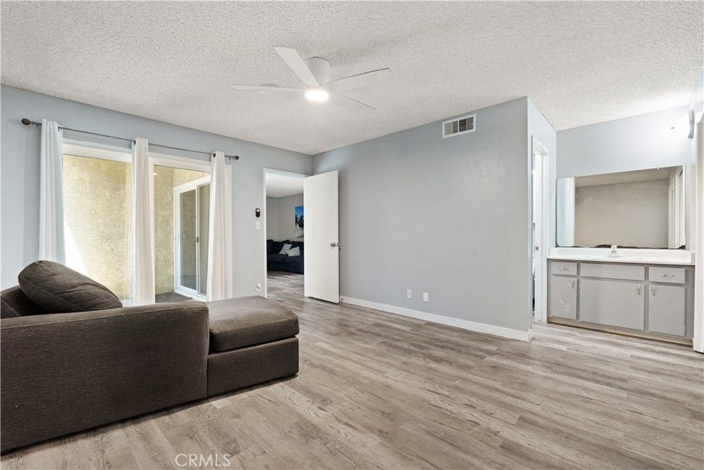 Image 11 of property listing at 303 W Linda Vista Avenue 19, Alhambra, CA 91801