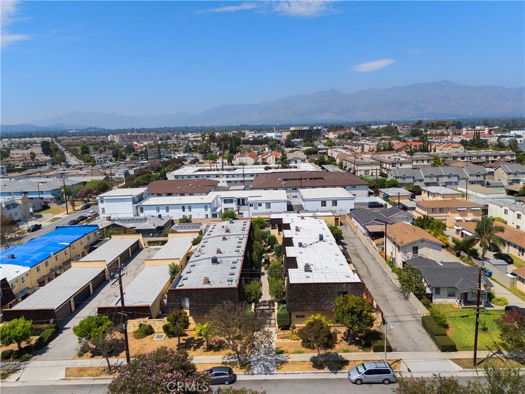 Image 20 of property listing at 303 W Linda Vista Avenue 19, Alhambra, CA 91801