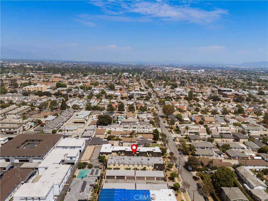 Image 24 of property listing at 303 W Linda Vista Avenue 19, Alhambra, CA 91801