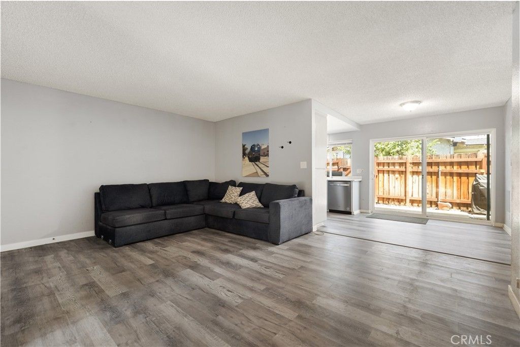 Image 4 of property listing at 303 W Linda Vista Avenue 19, Alhambra, CA 91801