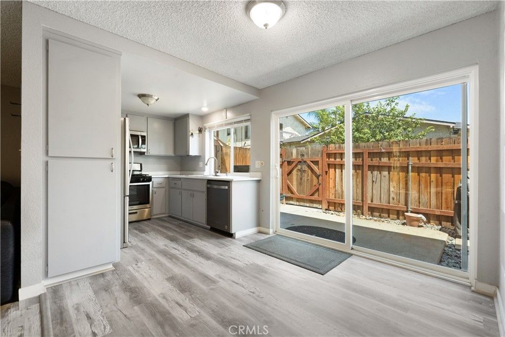 Image 6 of property listing at 303 W Linda Vista Avenue 19, Alhambra, CA 91801